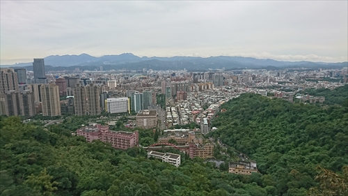 26日・台北5日目！台北101が美しく見える象山に登ってみた！(コピー)